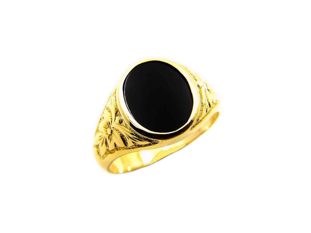 Σκαλιστό Χρυσό Ανδρικό Δαχτυλίδι 14Κ με μαύρο όνυχα στο κέντρο
